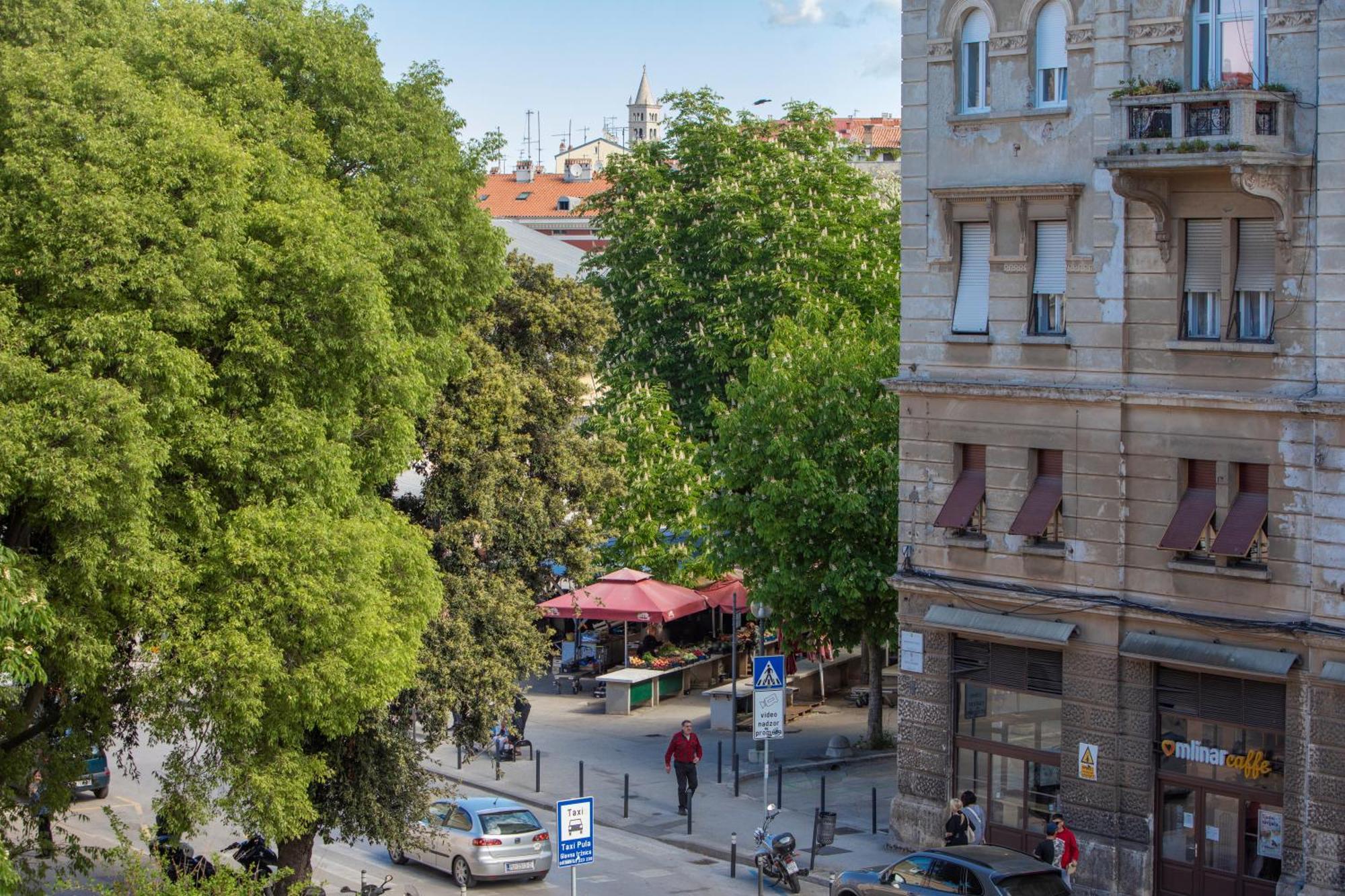 City Market Apartments Pula Exterior foto